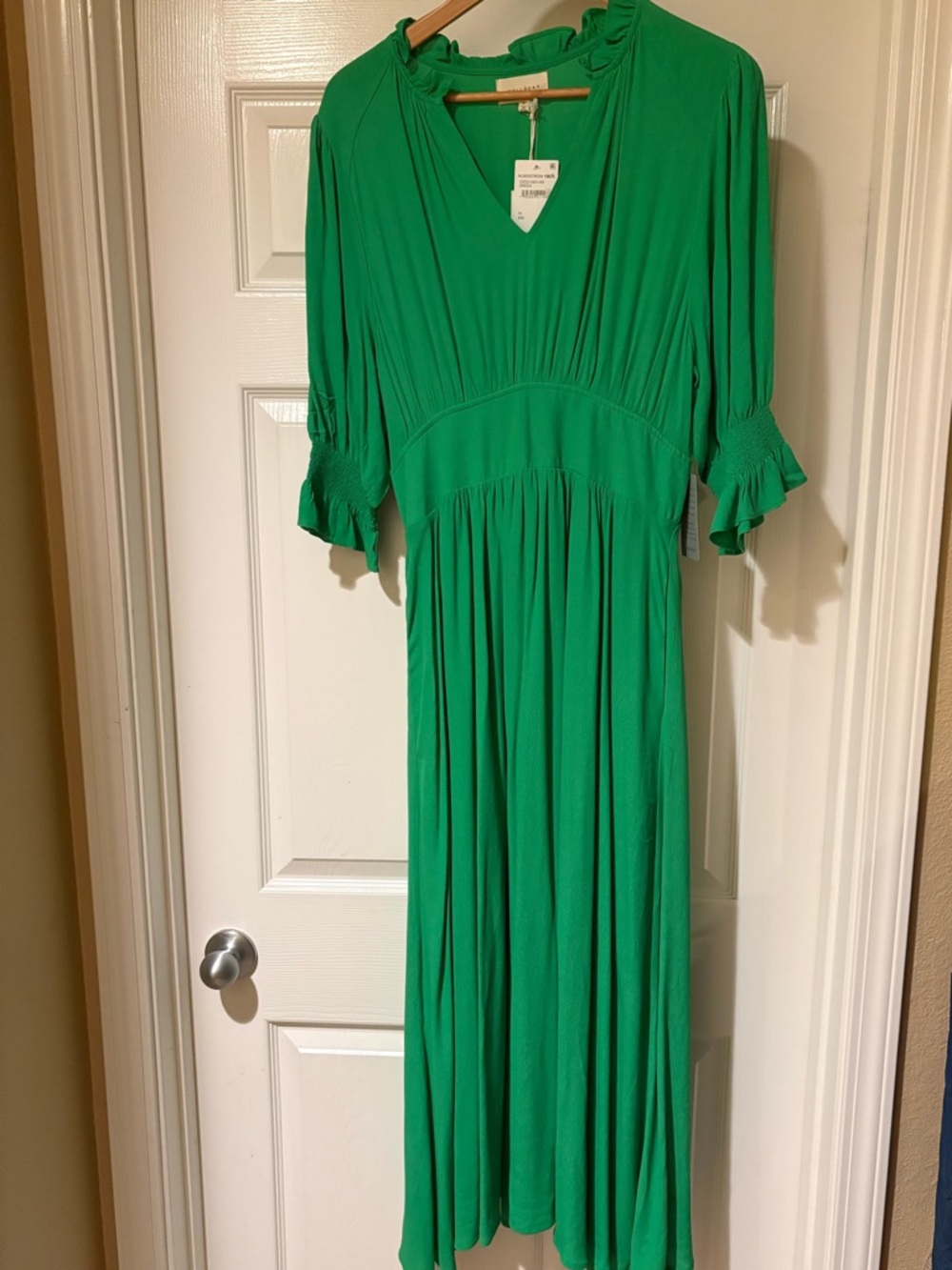 MELLODAY Kelly Green Maxi Dress with Ruffle Sleeves